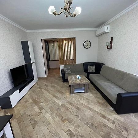 Apartment In Yerevan On Abovyan Street,Centre Экстерьер фото