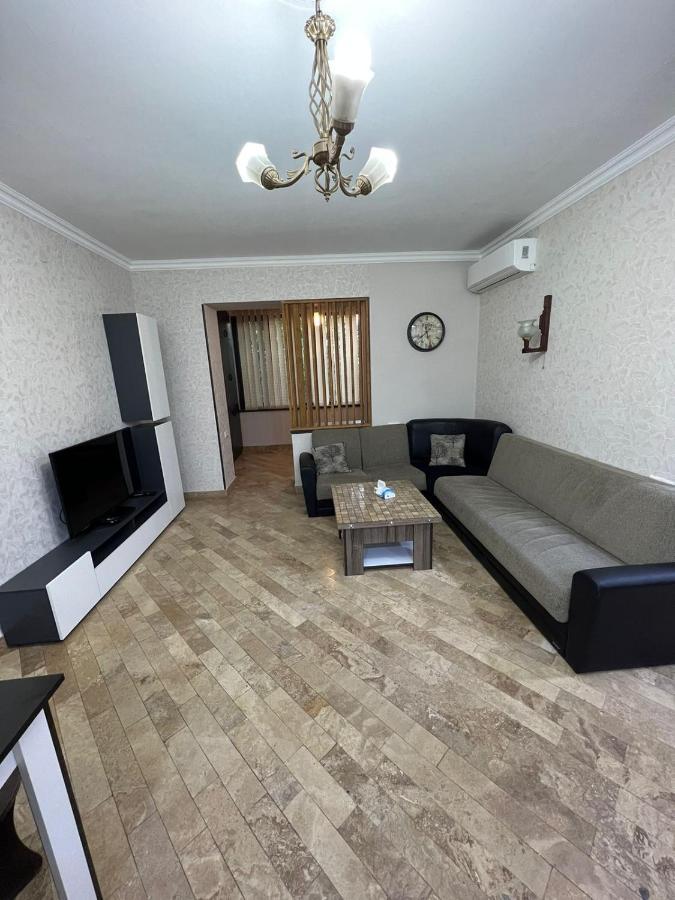 Apartment In Yerevan On Abovyan Street,Centre Экстерьер фото